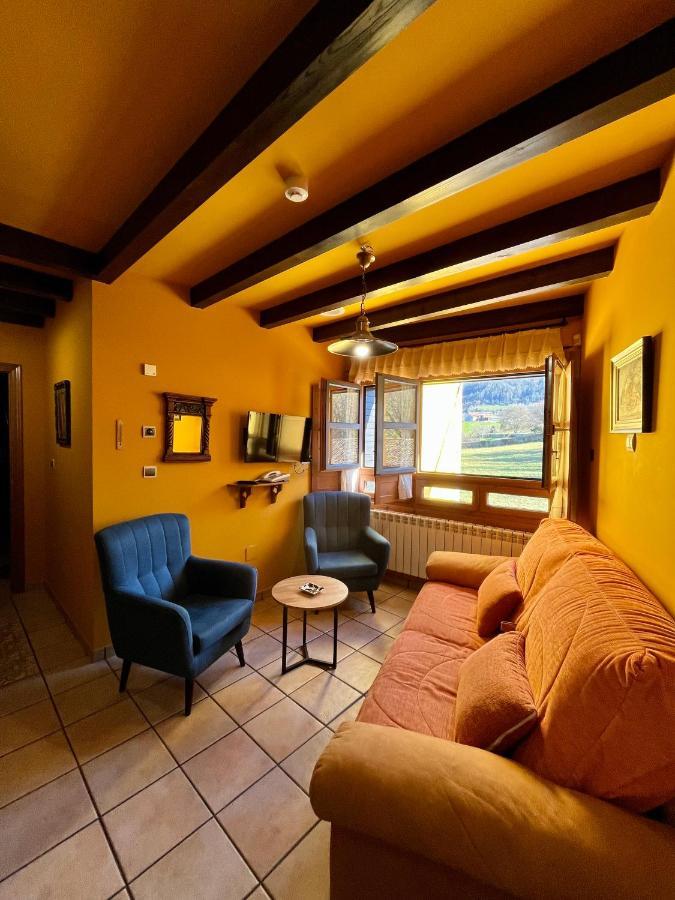Apartamentos Turisticos Paseo de la Alameda Villaviciosa  Exterior foto