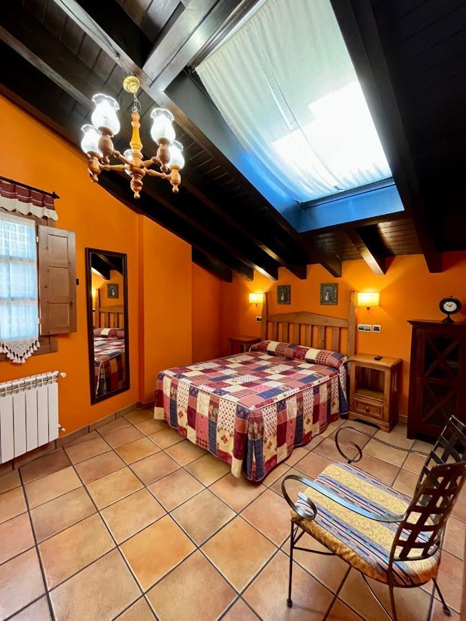 Apartamentos Turisticos Paseo de la Alameda Villaviciosa  Exterior foto
